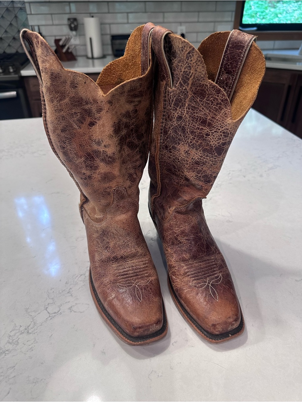 Justin Boots Bent Rail Wildwood Distressed Cowboy Boots, size 7.5